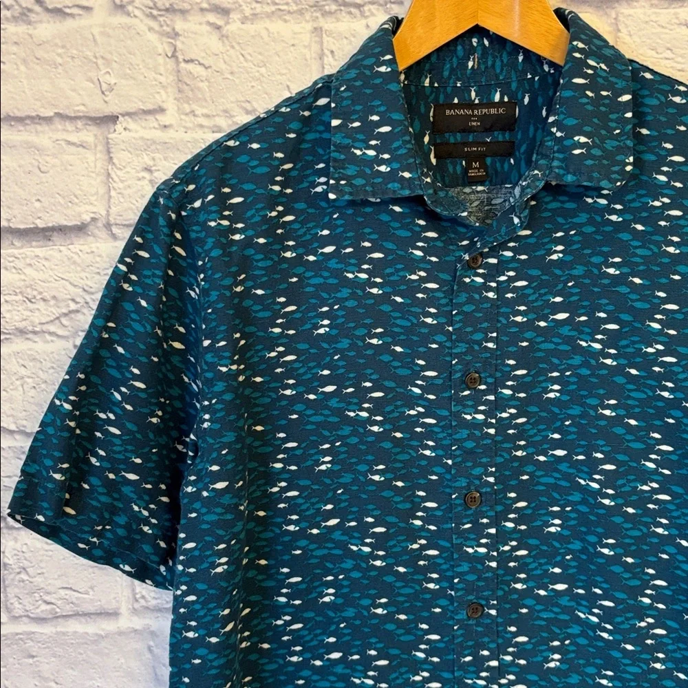 Banana Republic Linen Blend Fish Print Button Down Shirt Blue Men’s Size Medium